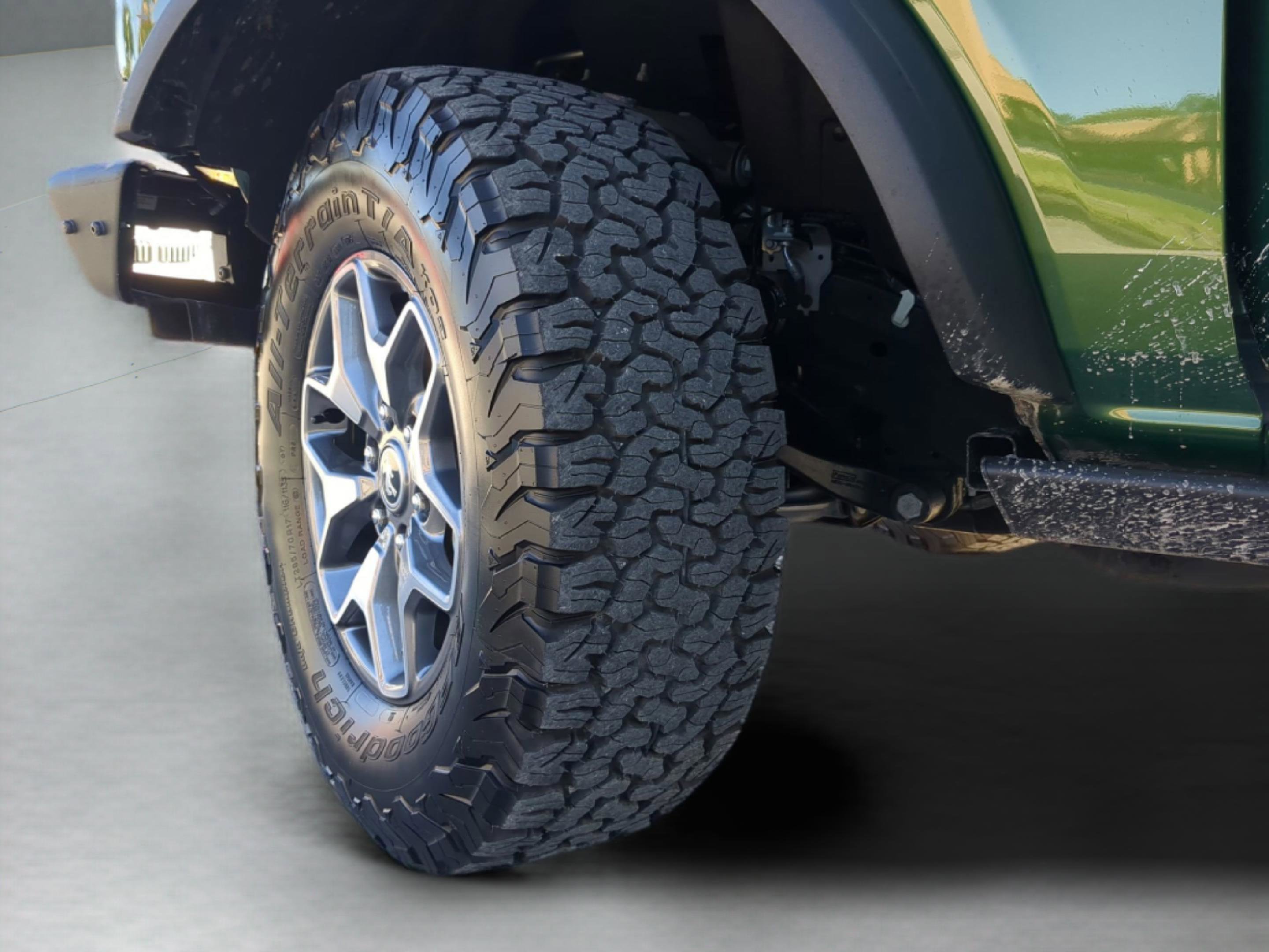 Used 2025 Ford Bronco Badlands image 64