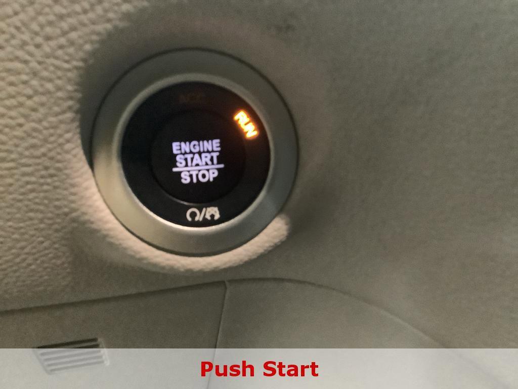 Used 2023 Chrysler Pacifica Touring-L image 16