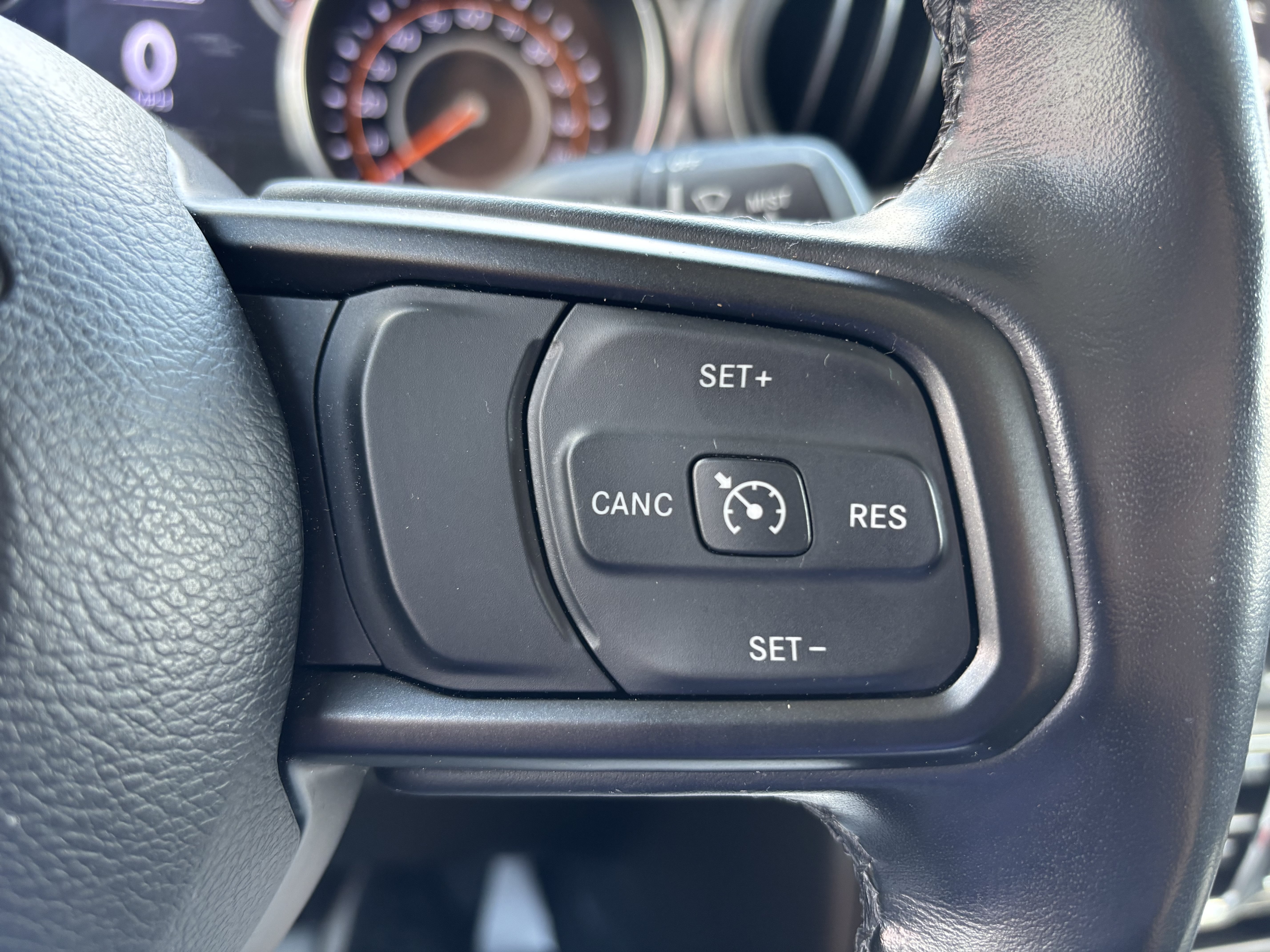 Used 2023 Jeep Gladiator Sport AWD/4WD image 19