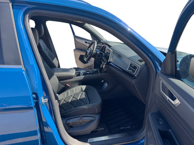 New 2026 Volkswagen Atlas Cross Sport SE FWD image 14