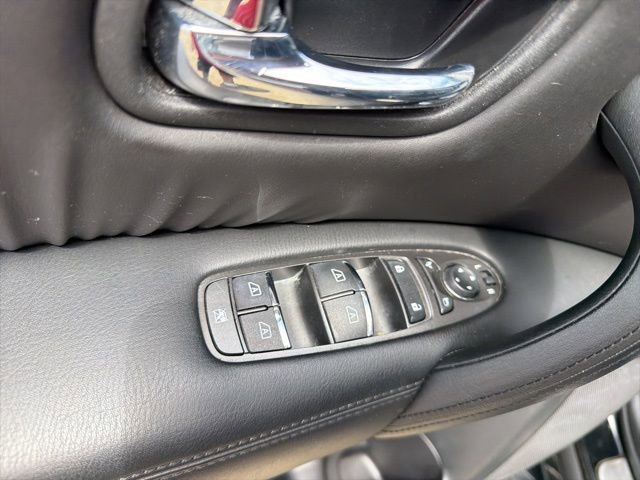 Used 2023 Nissan Armada SL w/ Captain's Chairs Package image 12