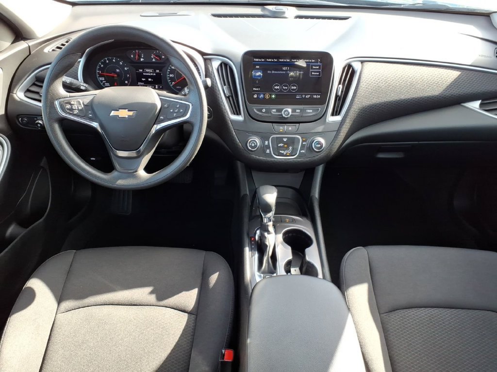 Used 2025 Chevrolet Malibu LS w/ Driver Confidence Package FWD image 7