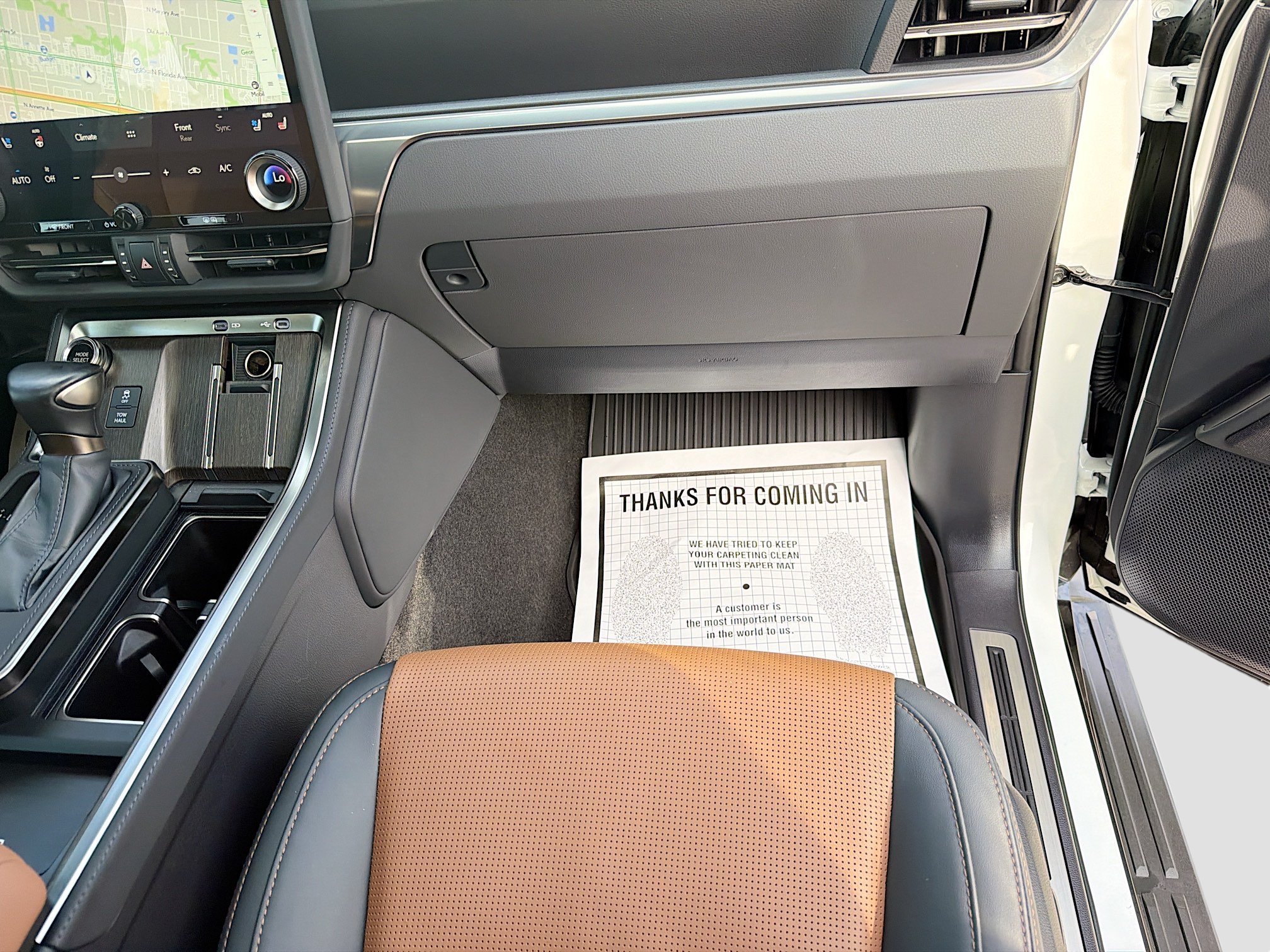Used 2024 Lexus GX 550 w/ Accessory Package (2T) AWD/4WD image 18