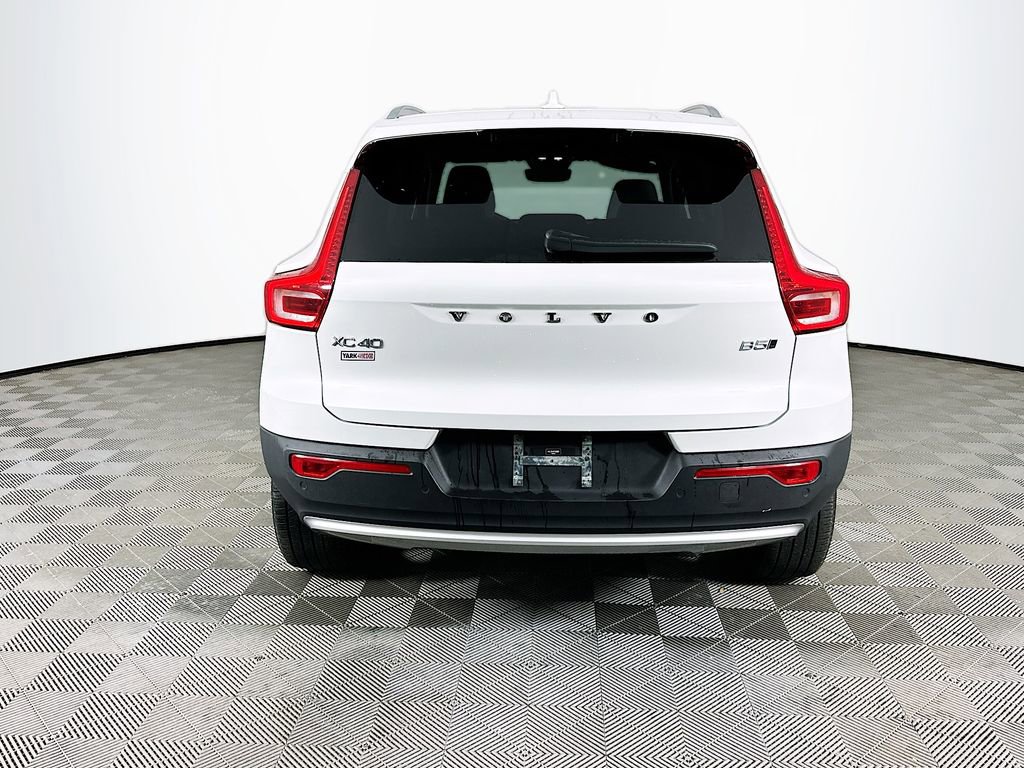 Used 2023 Volvo XC40 B5 Ultimate w/ Protection Package Premier image 9