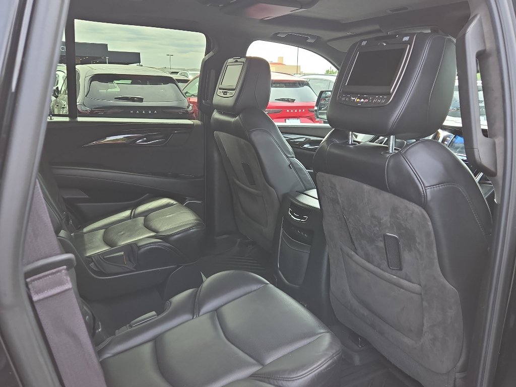 Used 2017 Cadillac Escalade Platinum AWD/4WD image 17