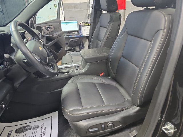 Used 2023 Chevrolet Traverse LT w/ LT Premium Package AWD/4WD image 20