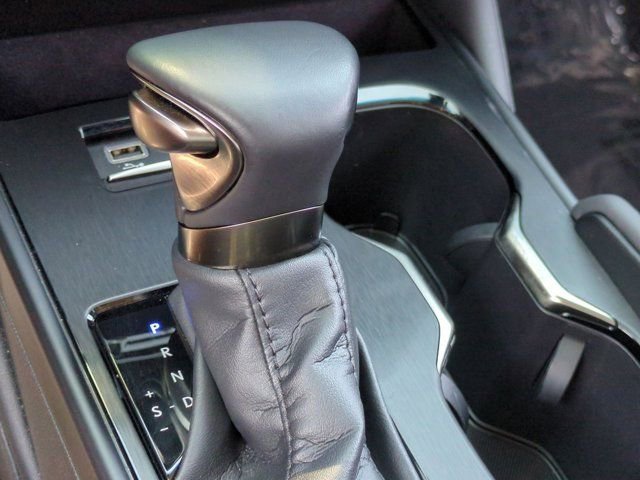 Used 2024 Lexus ES 300h w/ Premium Package image 27