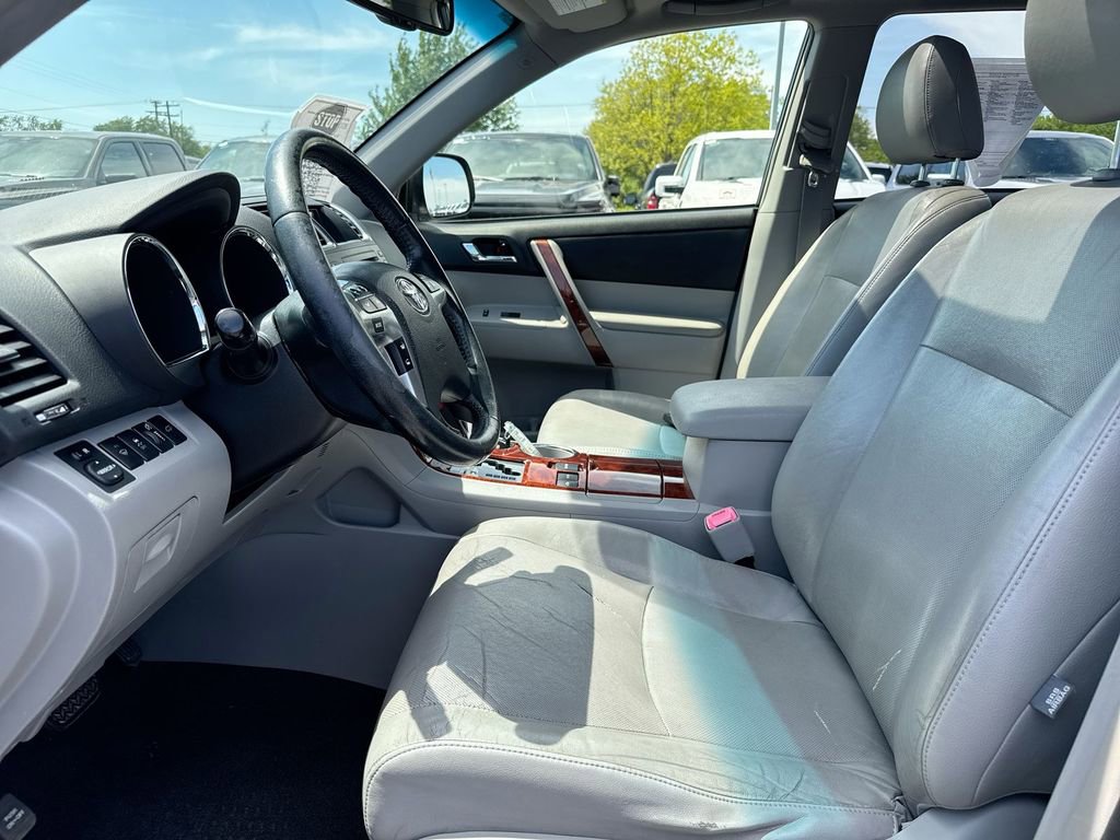 Used 2012 Toyota Highlander Limited AWD/4WD image 20