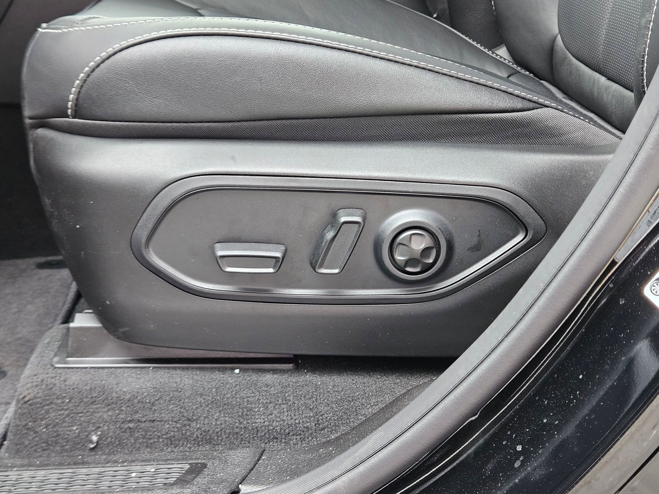 New 2026 Jeep Grand Cherokee Limited Reserve image 19