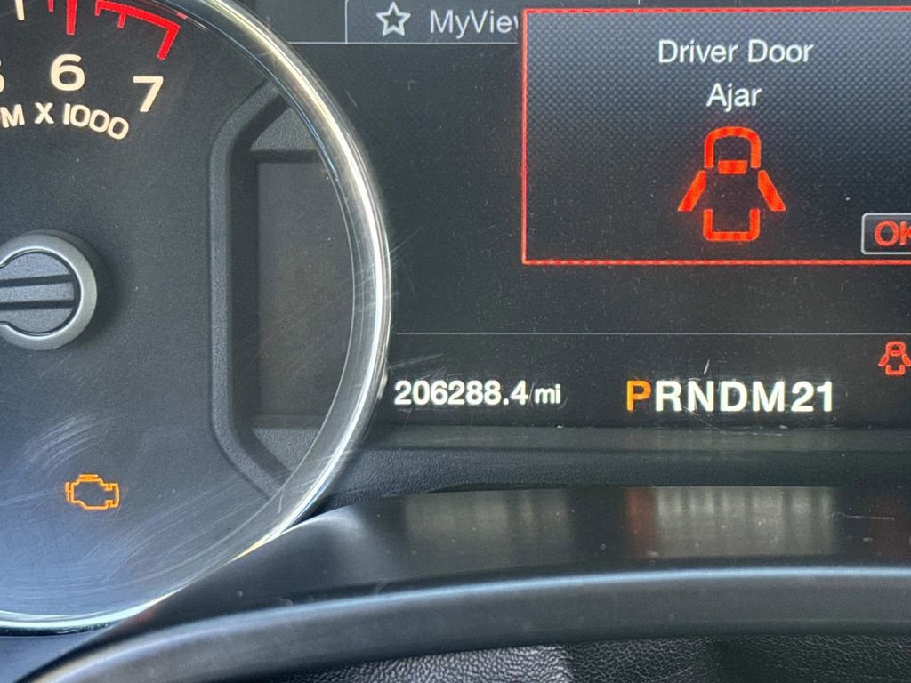 Used 2017 Ford F150 Lariat w/ Equipment Group 502A Luxury image 3