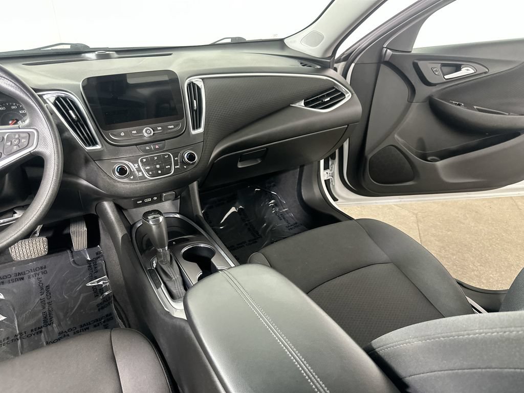 Used 2020 Chevrolet Malibu LT FWD image 19