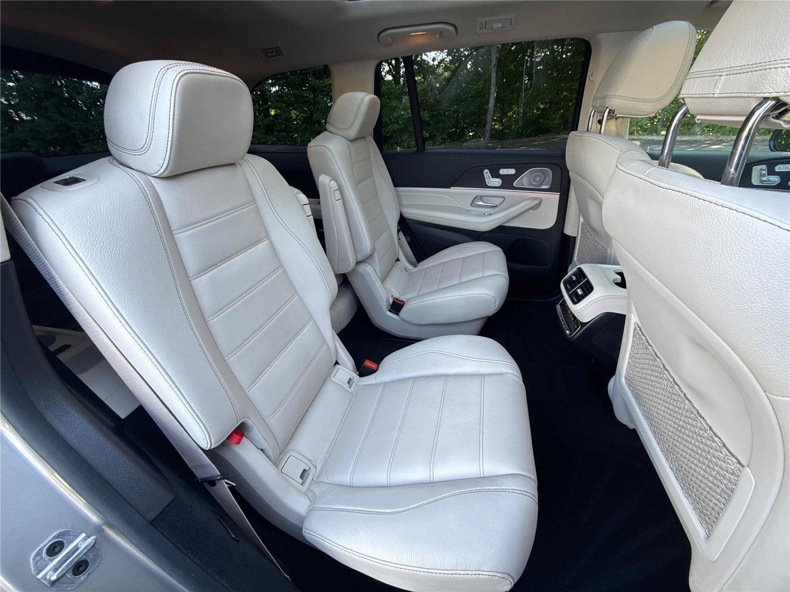 Used 2023 Mercedes-Benz GLS 450 4MATIC image 28