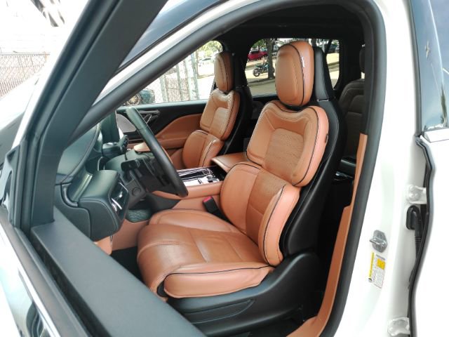 Used 2022 Lincoln Aviator Black Label Grand Touring w/ Class IV Trailer Tow Package AWD/4WD image 14