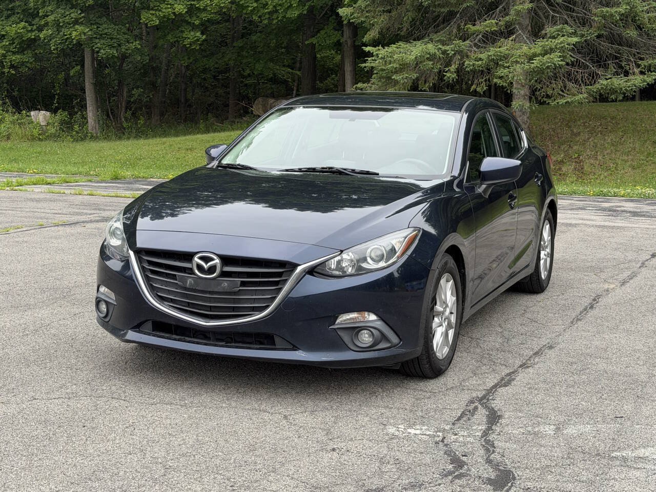 Used 2015 MAZDA MAZDA3 i Touring w/ Technology Package FWD image 2