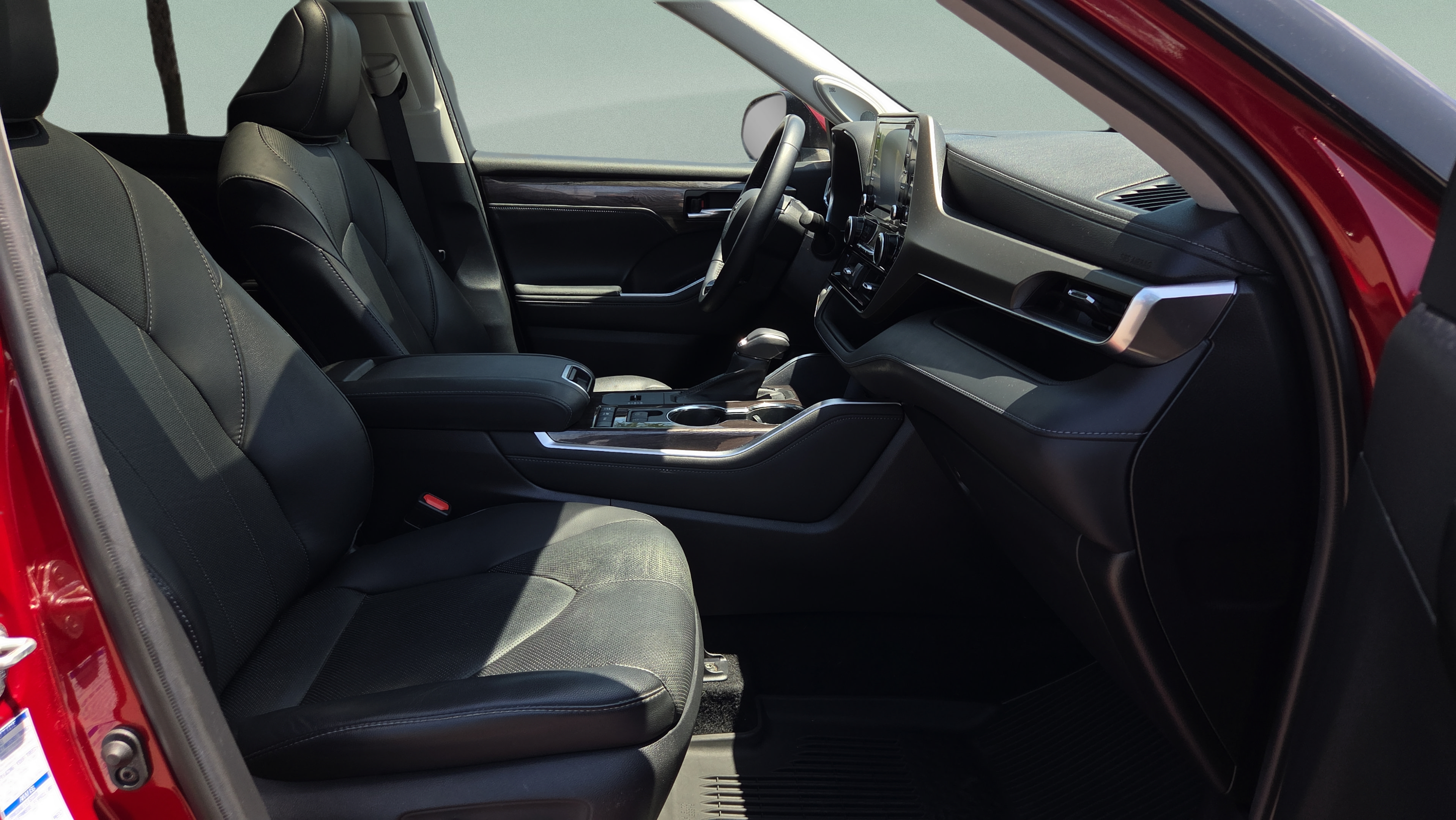 Certified 2021 Toyota Highlander Limited AWD/4WD image 17