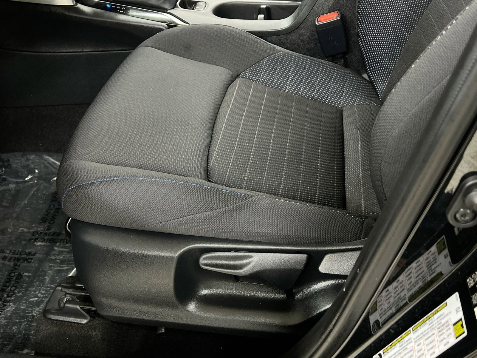 Used 2025 Toyota Corolla Cross AWD Hybrid image 18