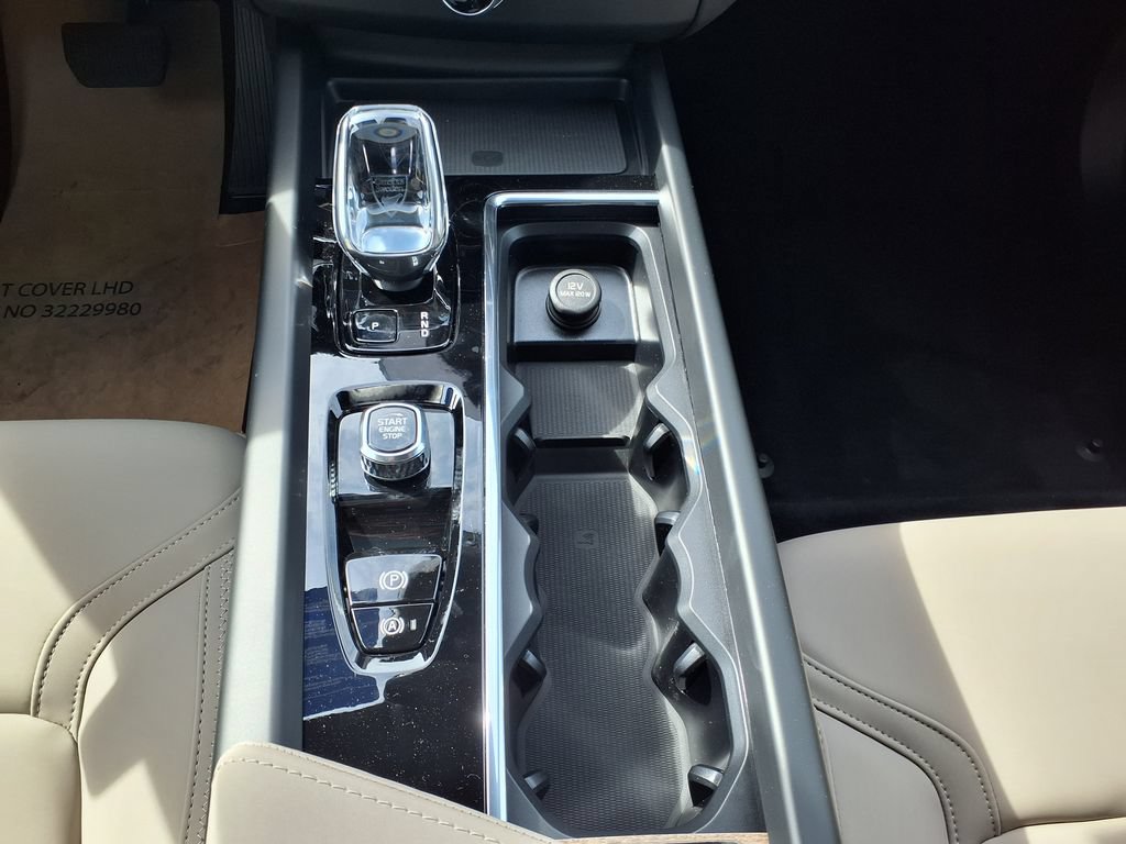 New 2026 Volvo XC60 B5 Plus w/ Protection Package Premier AWD/4WD image 27