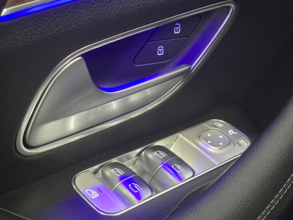 Used 2025 Mercedes-Benz GLE 350 4MATIC image 35