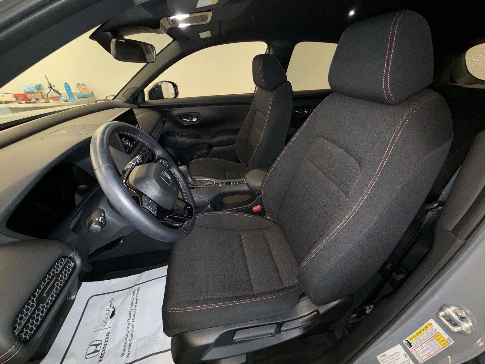 Used 2025 Honda HR-V Sport image 12