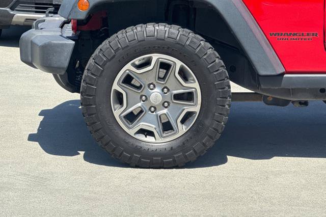 Used 2014 Jeep Wrangler Unlimited Rubicon w/ Connectivity Group AWD/4WD image 28