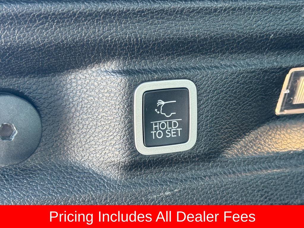 Used 2022 Jeep Grand Cherokee L Overland w/ Luxury Tech Group IV RWD image 11