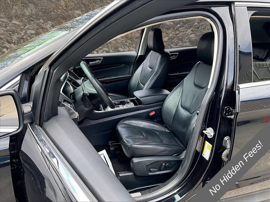 Used 2020 Ford Edge Titanium w/ Cargo Accessory Package FWD image 23