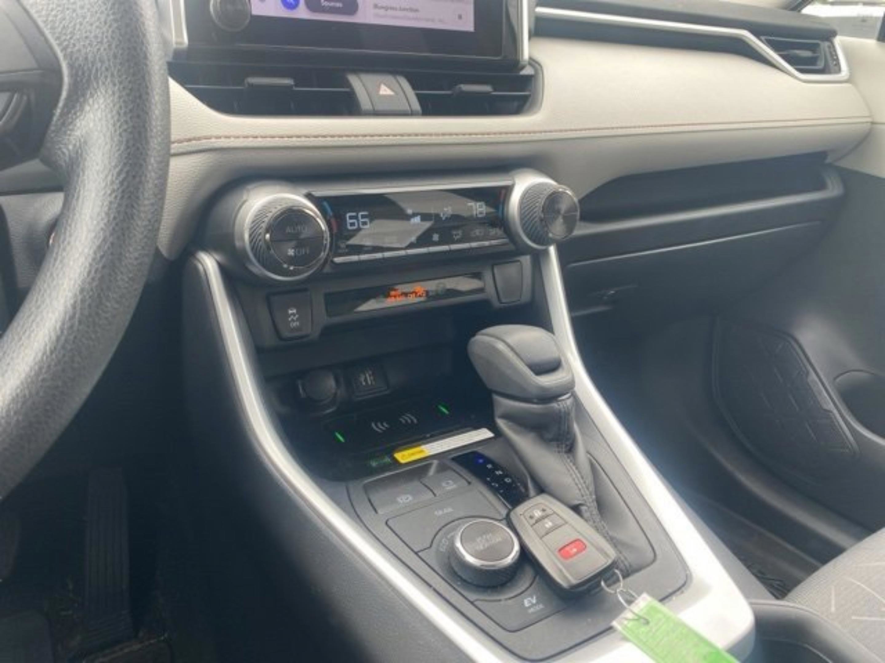 Used 2024 Toyota RAV4 XLE image 22