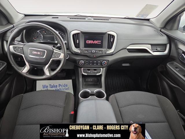 Used 2024 GMC Terrain SLE w/ LPO, Floor Liner Package FWD image 4