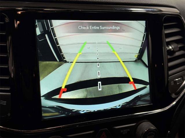 Certified 2019 Jeep Grand Cherokee Laredo w/ Laredo X Package image 22