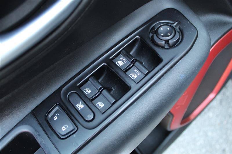 Used 2021 Jeep Renegade Trailhawk AWD/4WD image 12