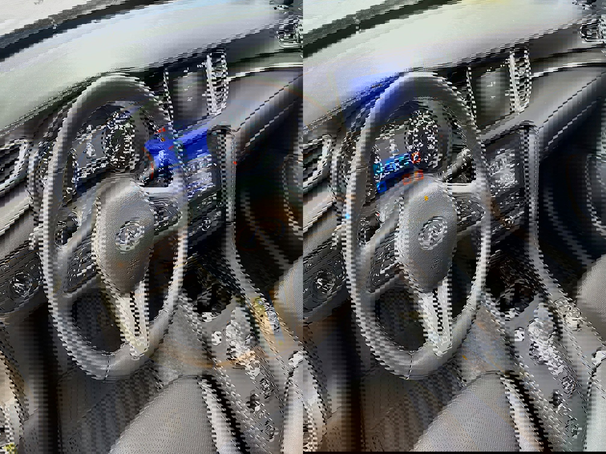 Used 2023 INFINITI QX55 Luxe w/ Cargo Package image 23