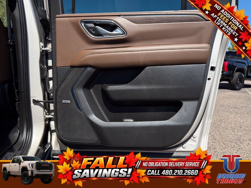 Used 2022 Chevrolet Suburban High Country AWD/4WD image 24