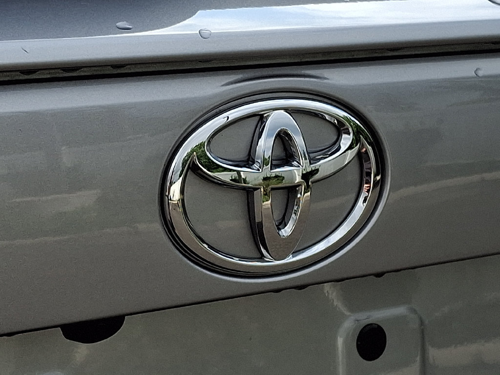 Certified 2025 Toyota RAV4 XLE AWD/4WD image 31