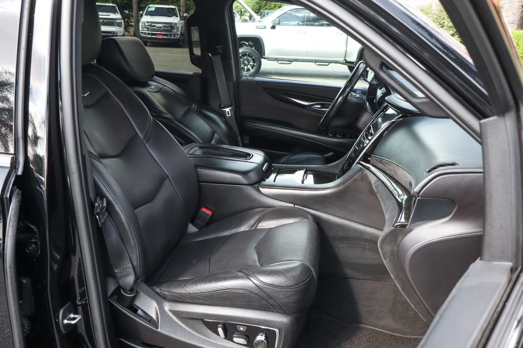 Used 2018 Cadillac Escalade ESV Platinum image 55