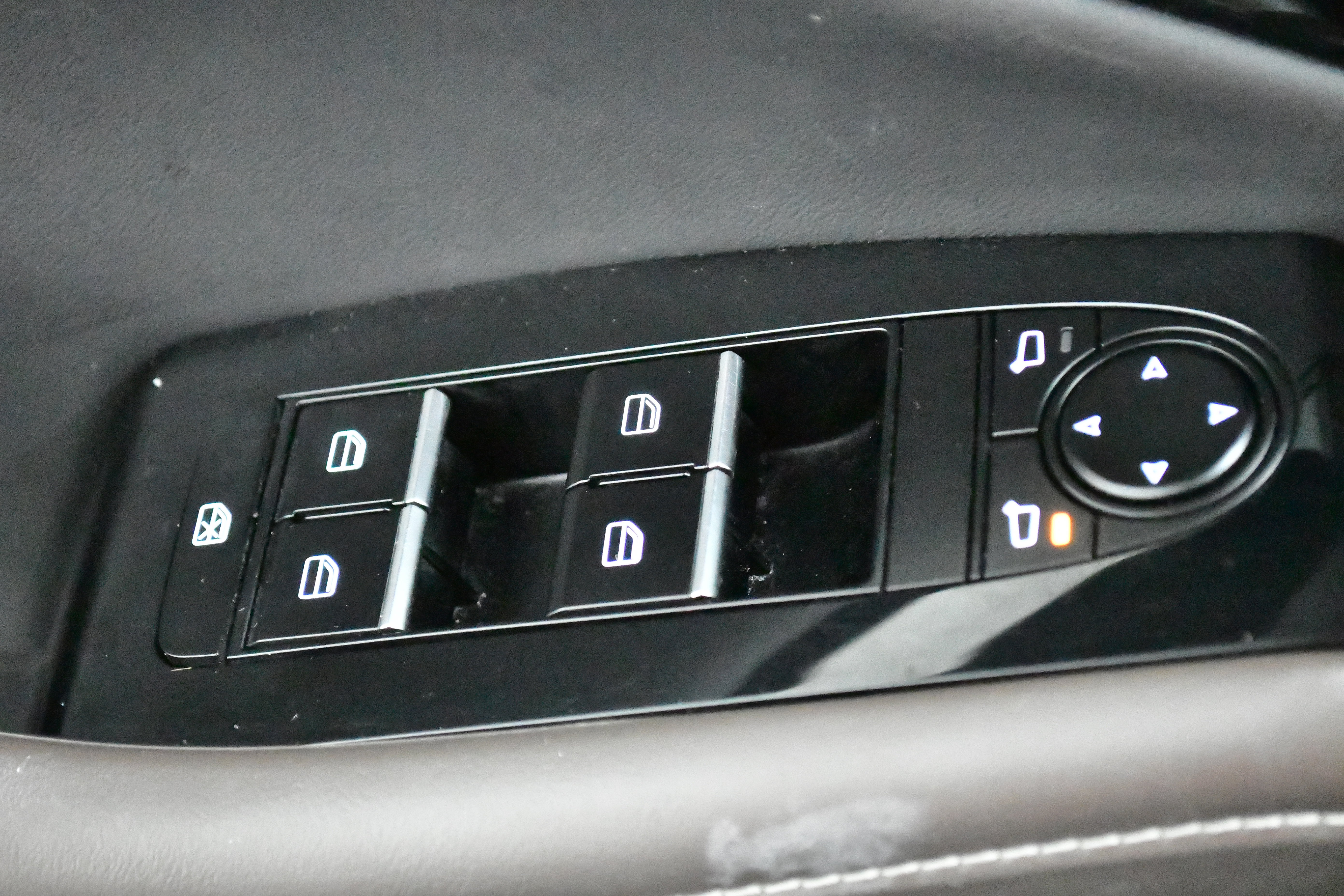 Used 2024 MAZDA CX-30 AWD 2.5 S w/ Premium Package image 36