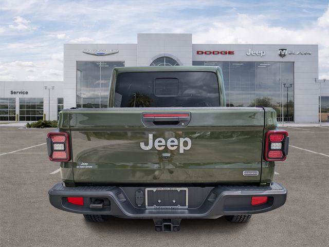 Certified 2022 Jeep Gladiator Overland w/ LED Lighting Group AWD/4WD image 4