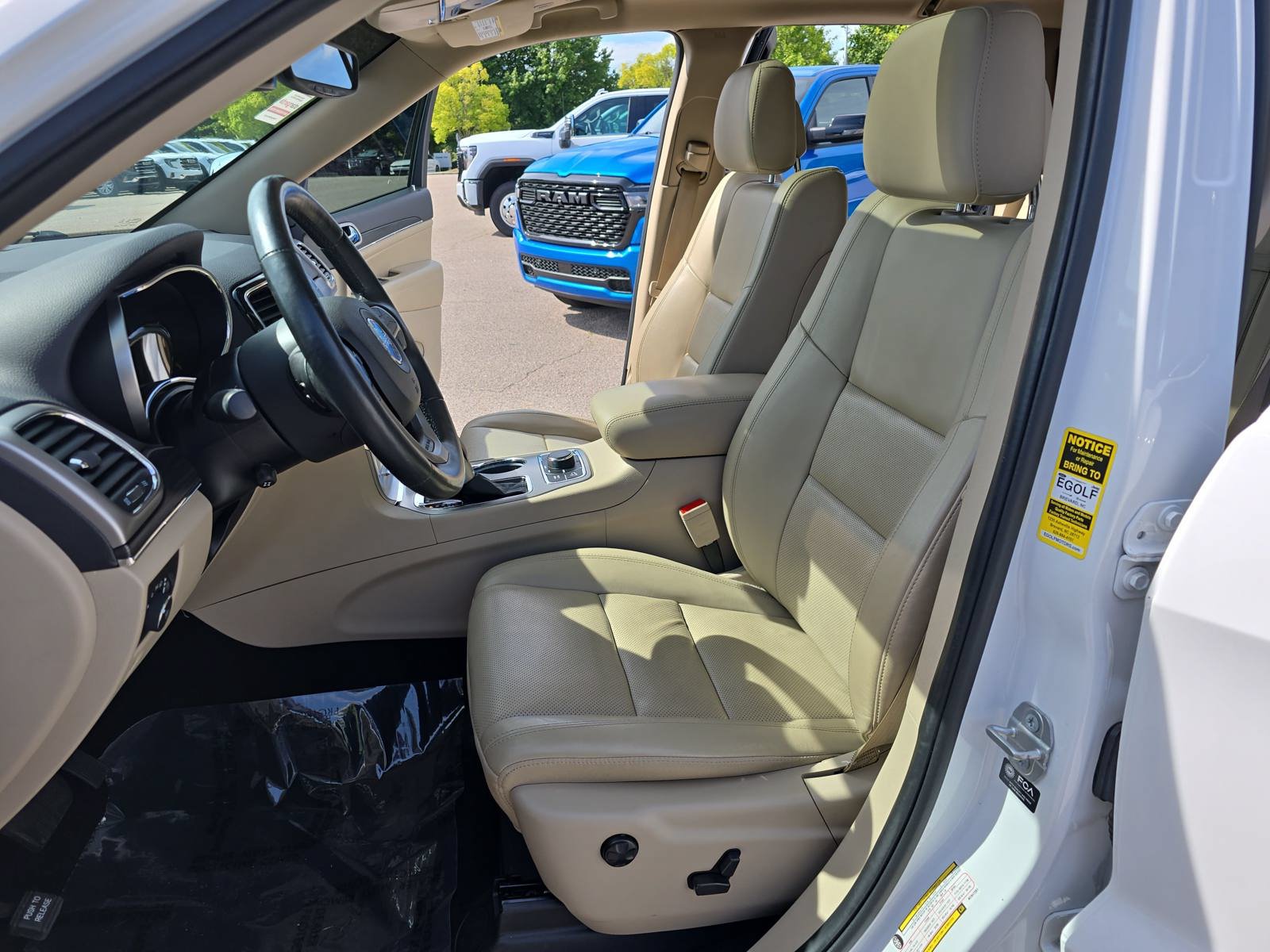 Used 2021 Jeep Grand Cherokee Limited w/ Luxury Group II AWD/4WD image 17