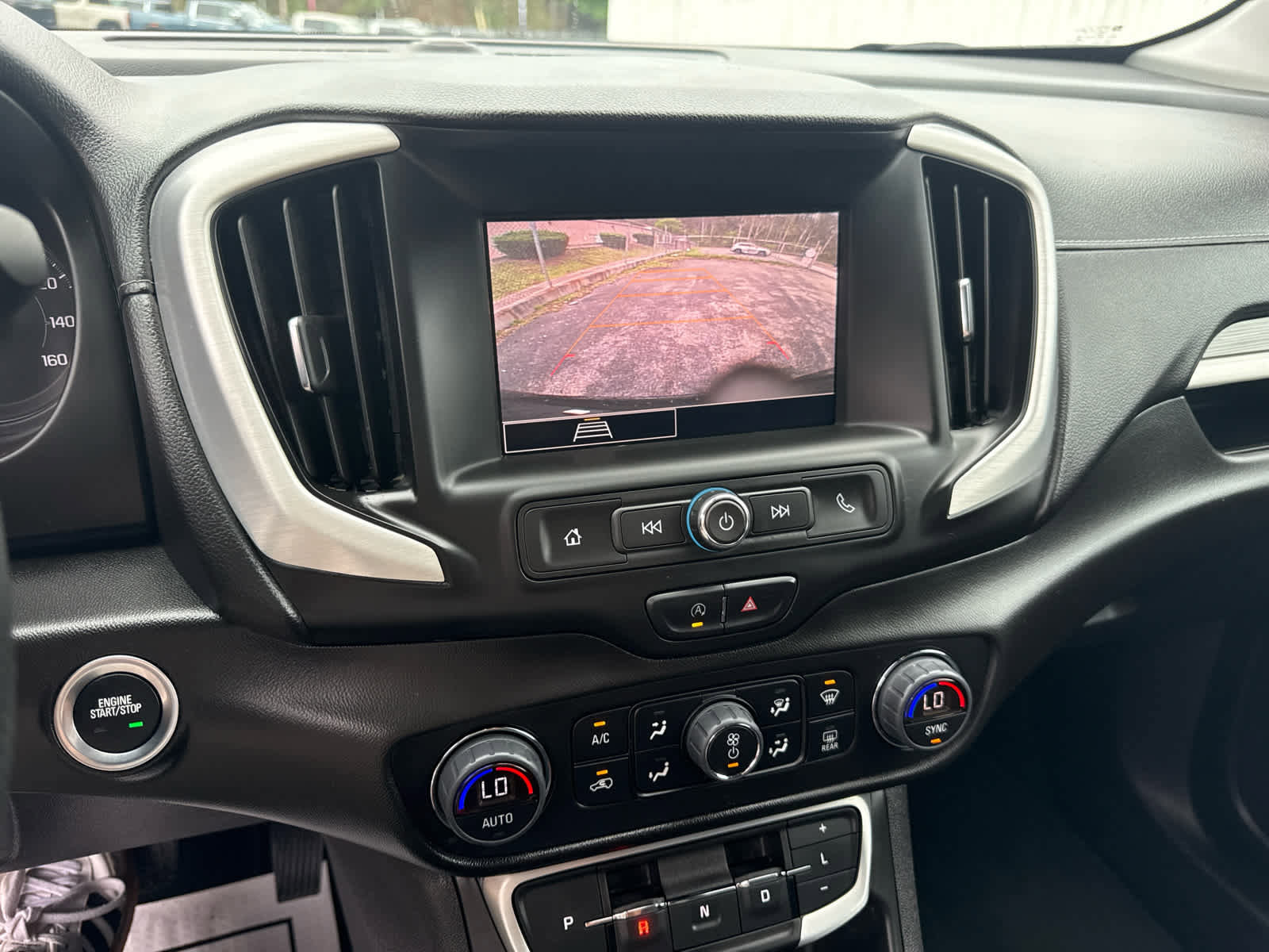 Used 2023 GMC Terrain SLE w/ Driver Convenience Package image 23