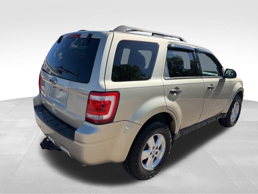 Used 2011 Ford Escape XLT w/ 201A Rapid Spec Order Code image 5
