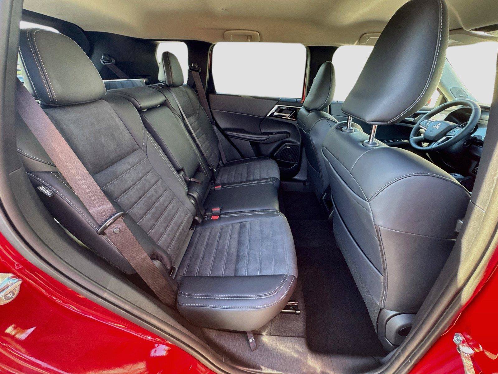 New 2026 Mitsubishi Outlander SE FWD image 25