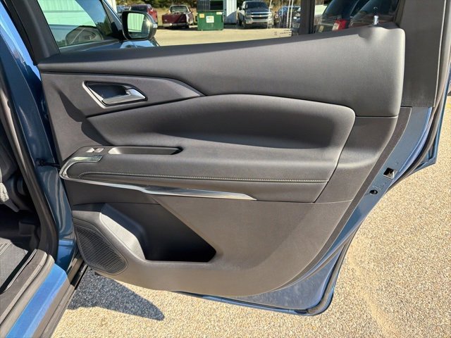 Used 2024 Chevrolet Traverse LT image 36