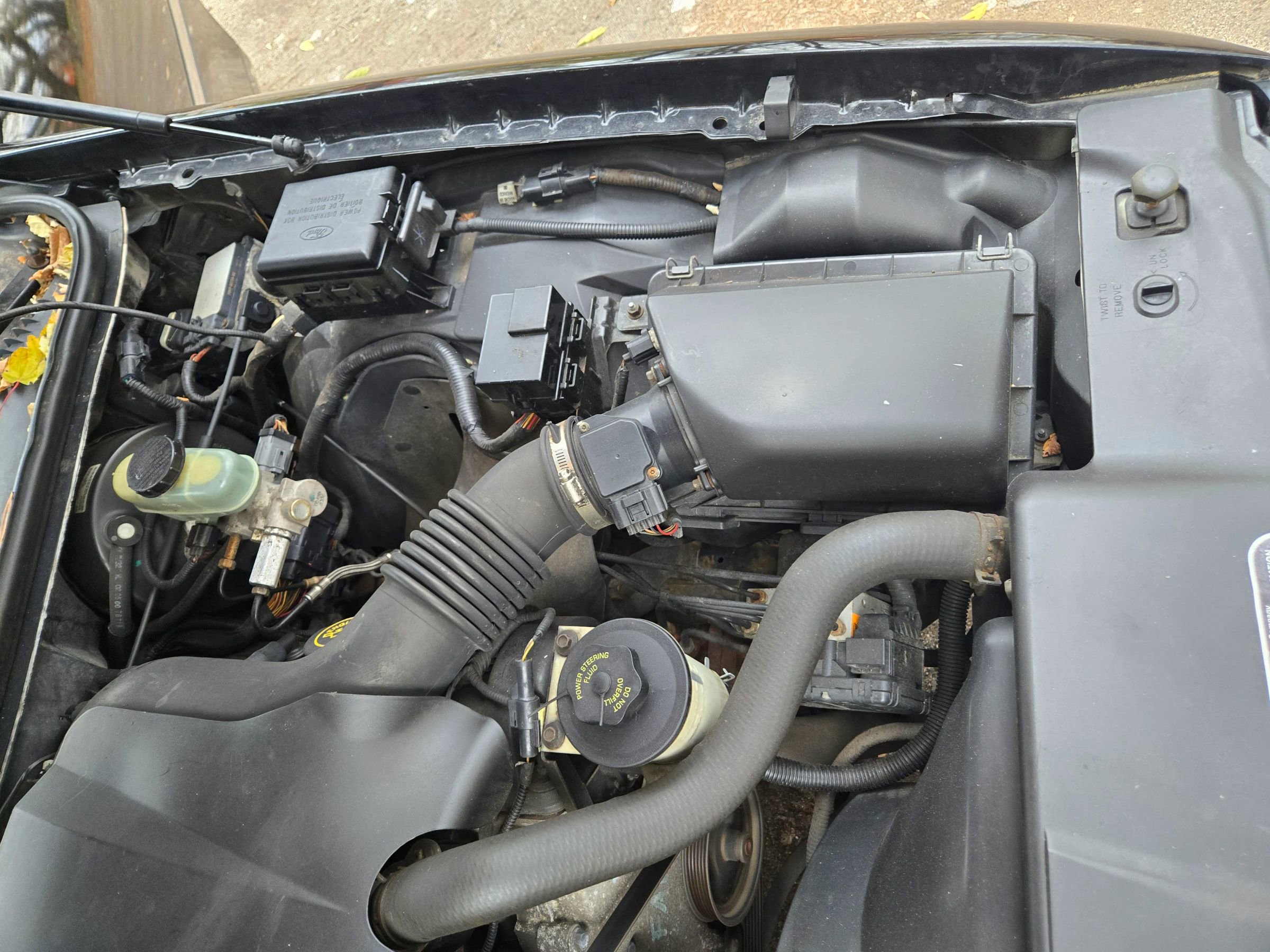 Used 2000 Lincoln Town Car Executive RWD image 29