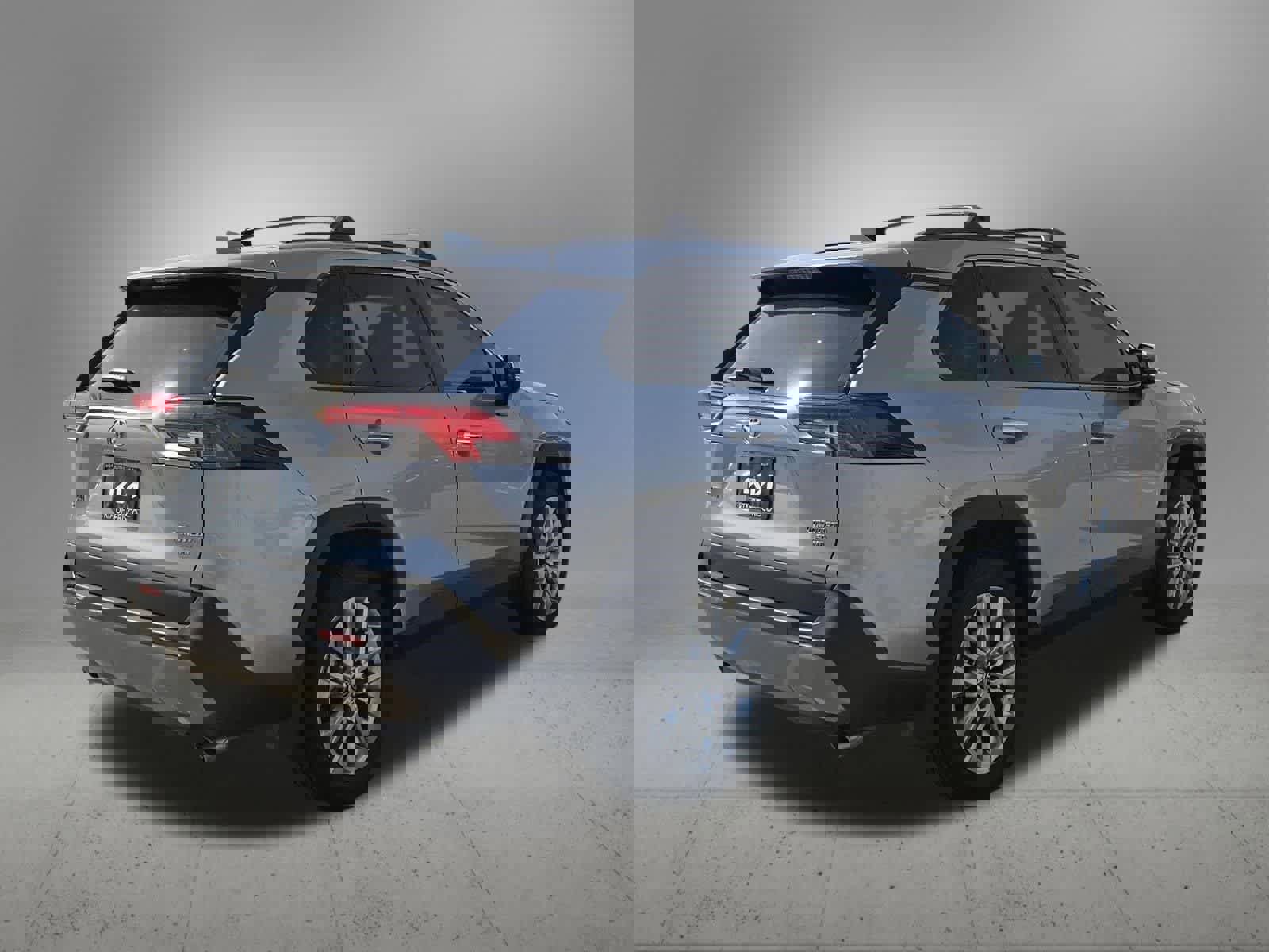 Used 2019 Toyota RAV4 Limited w/ Cold Weather Package image 6