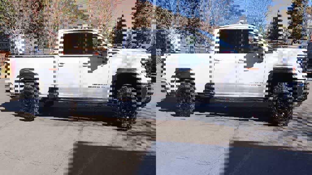 Used 2024 GMC Sierra 2500 SLE w/ SLE Value Package; image 2