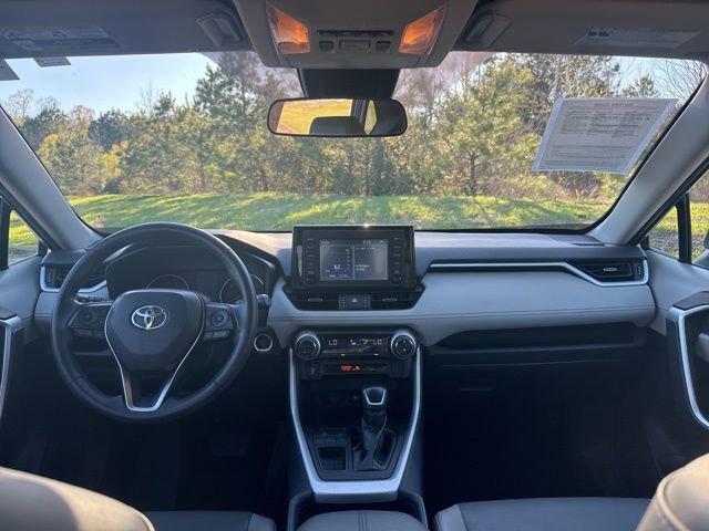 Used 2019 Toyota RAV4 XLE Premium image 14