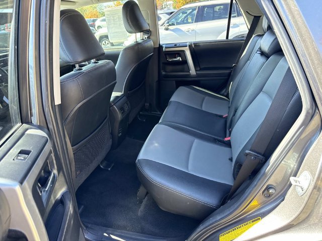 Used 2016 Toyota 4Runner SR5 Premium RWD image 17
