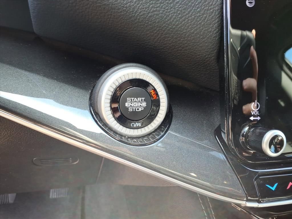 Used 2023 Jeep Wagoneer 4WD w/ Premium Group I image 22