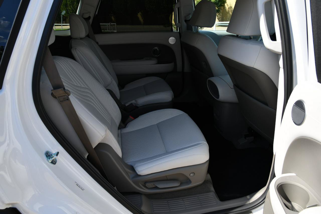 Used 2026 Hyundai Palisade SEL FWD image 32