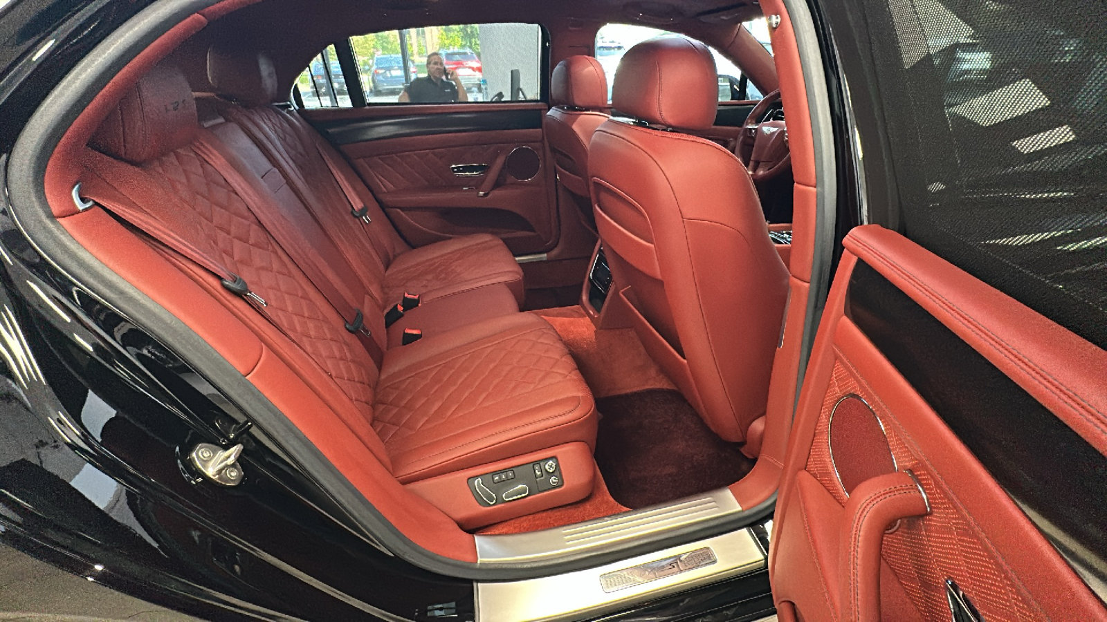Used 2018 Bentley Flying Spur S W12 AWD/4WD image 29