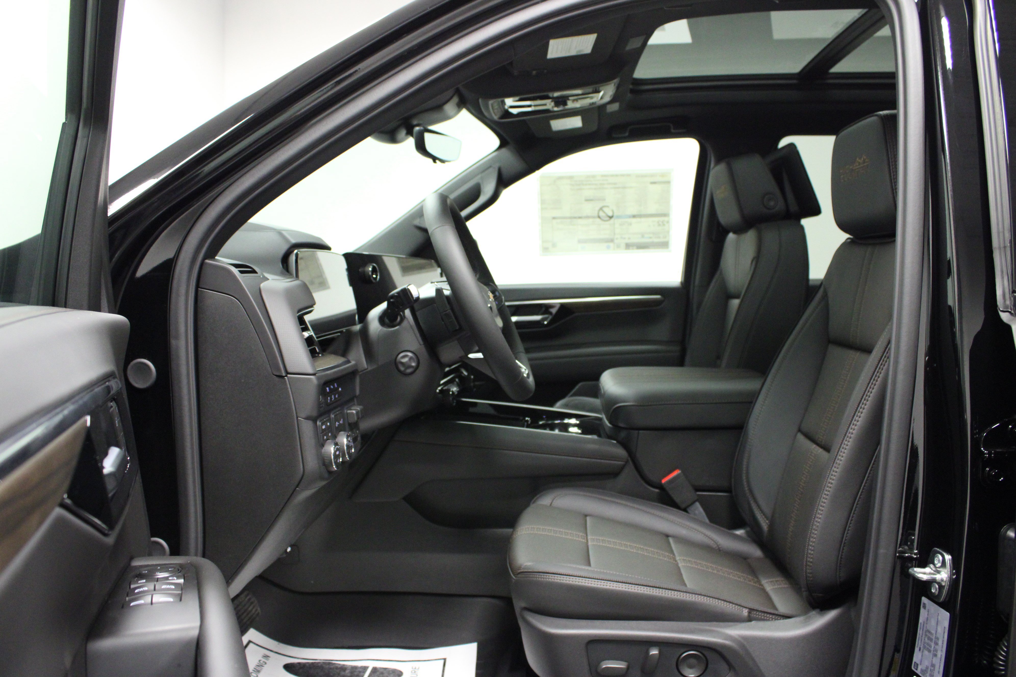 New 2026 Chevrolet Tahoe High Country AWD/4WD image 12